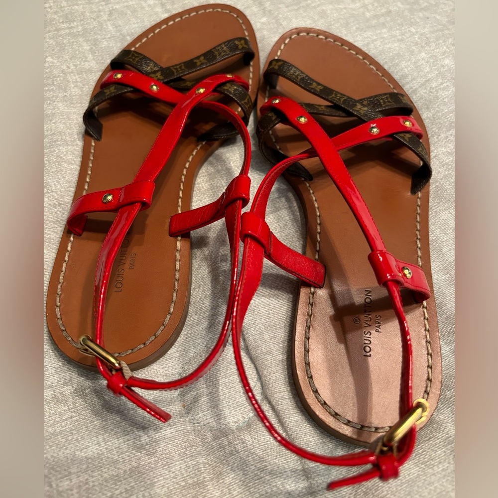 Authentic 💁🏻‍♀️Louis Vuitton  pretty sandals( size 37-1/2/7-5) - Picture 15 of 17